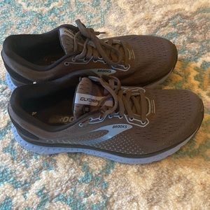 Brooks glycerin 18. Size 7. Like new.